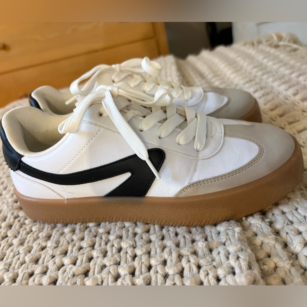 Dolce Vita Sneakers